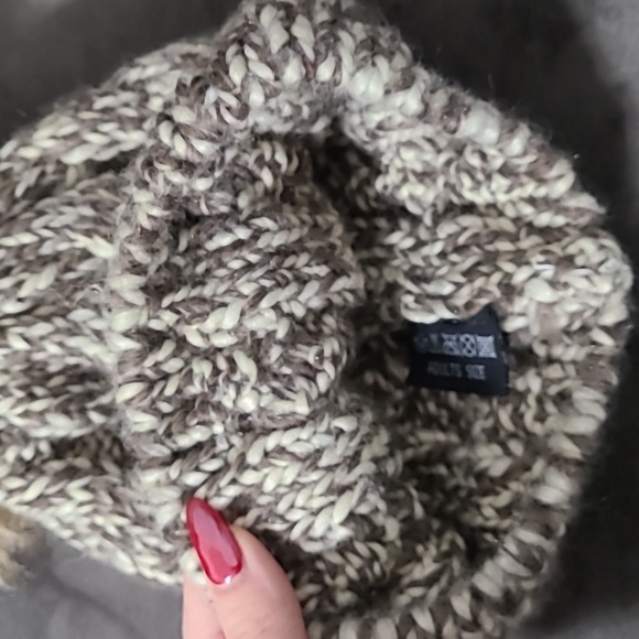 Beige/ Brown Knot Hat - Picture 2 of 3